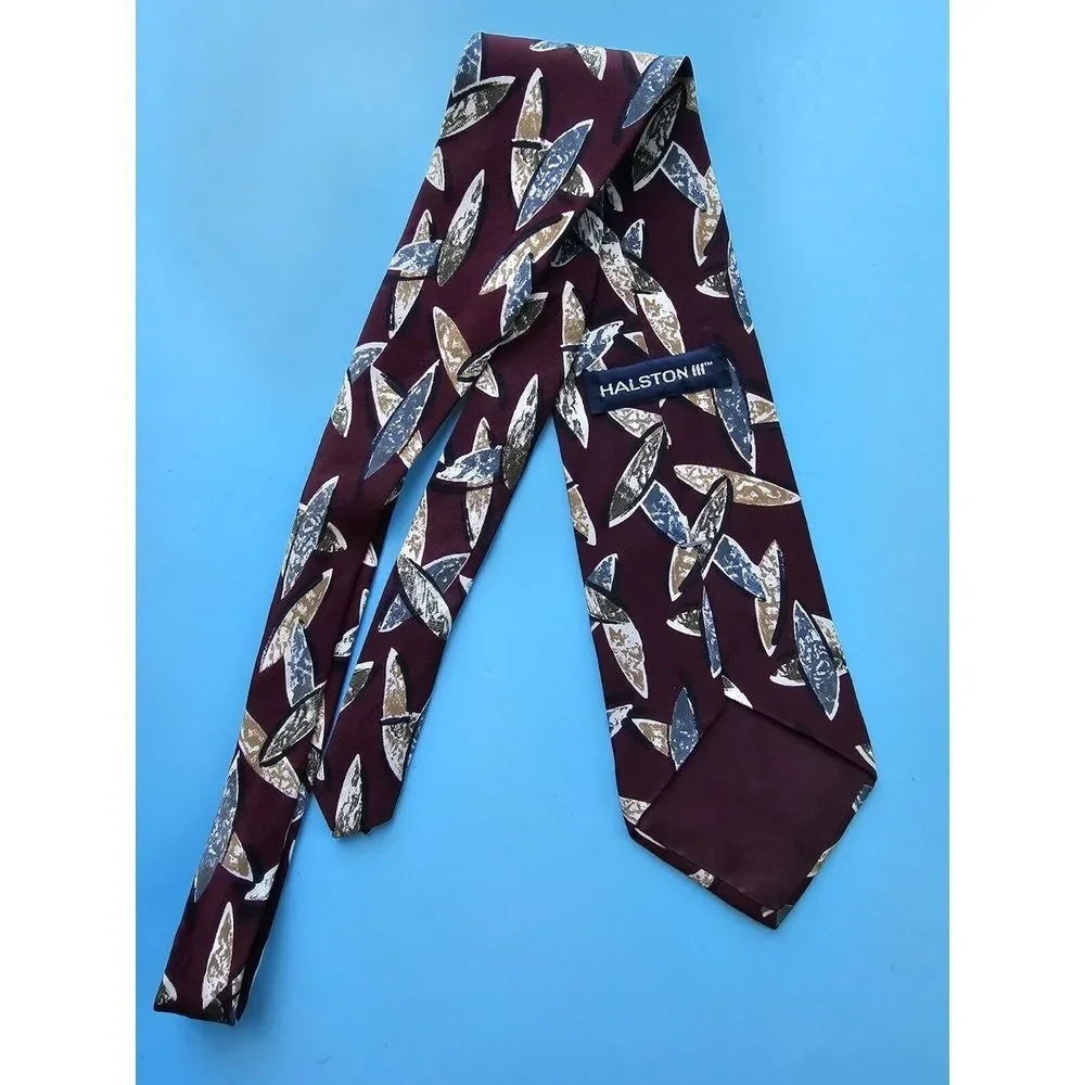 Halston III Italian Burgundy /red Silk‎ Tie